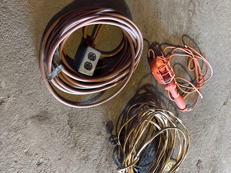 extension-cords-&-work-light-image-3