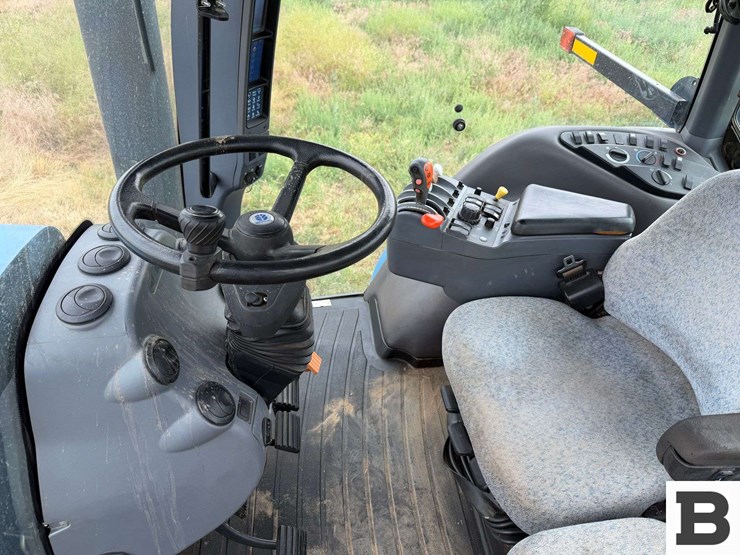 2007-new-holland-tg305-image-86