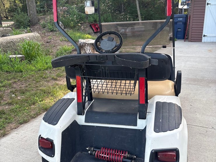 2003-ez-go-gas-golf-cart-image-3