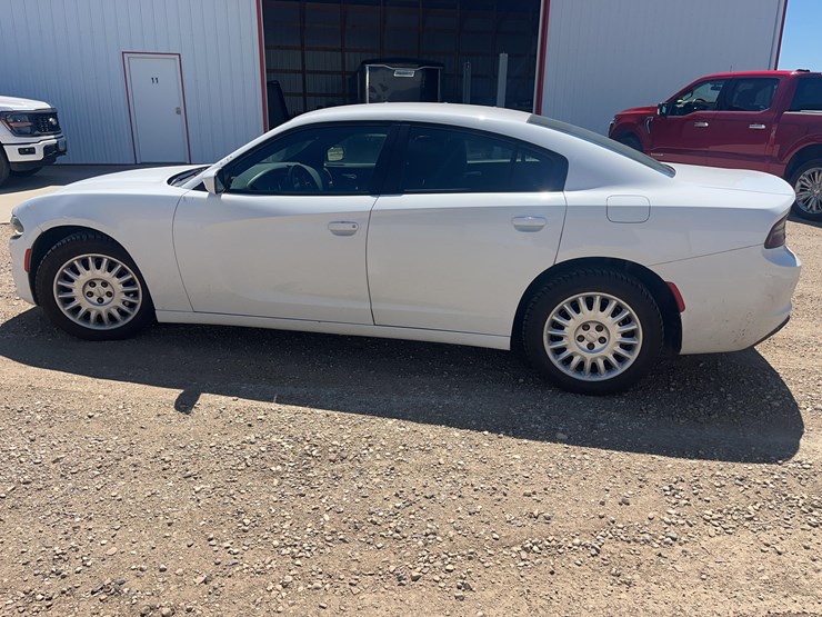 2016-dodge-charger-awd-police-passenger-car-image-9