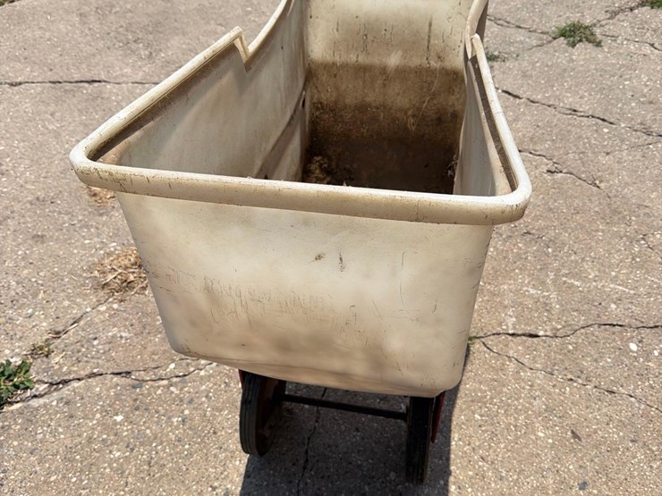 feed-wagon-image-4