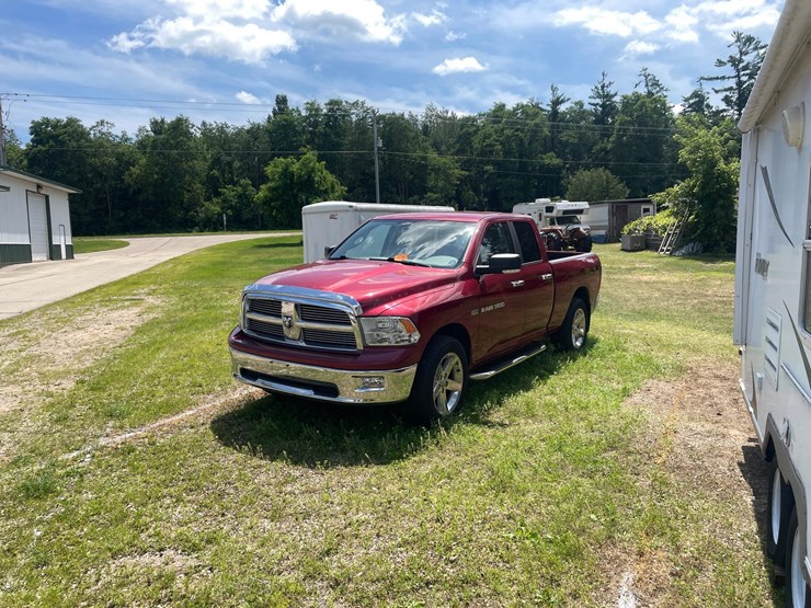 2011-dodge-1500-image-1
