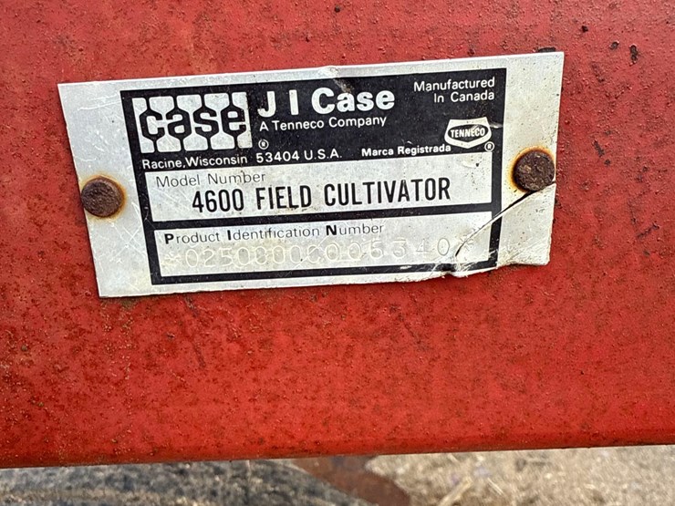 case-ih-4600-image-39