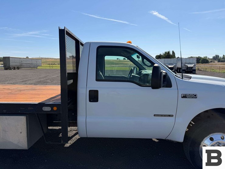 2002-ford-f550-image-26