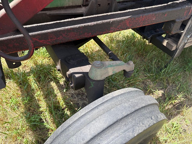 john-deere-3020-image-22