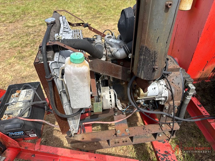 crafco-e-z-pour-200-gallon-tack-trailer-image-8