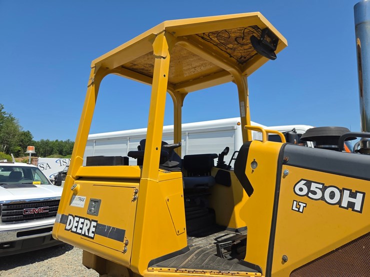 deere-650h-lt-image-31