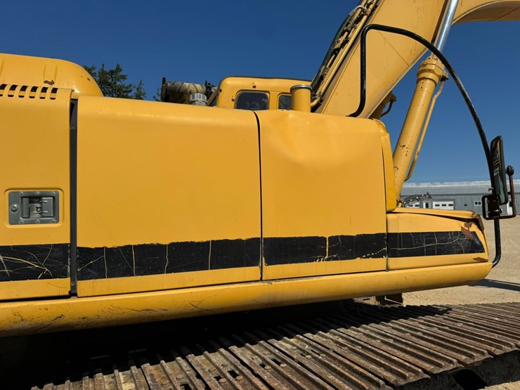 deere-230-lc-image-21
