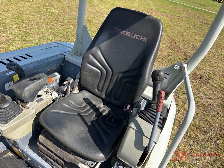 takeuchi-tb230-image-22