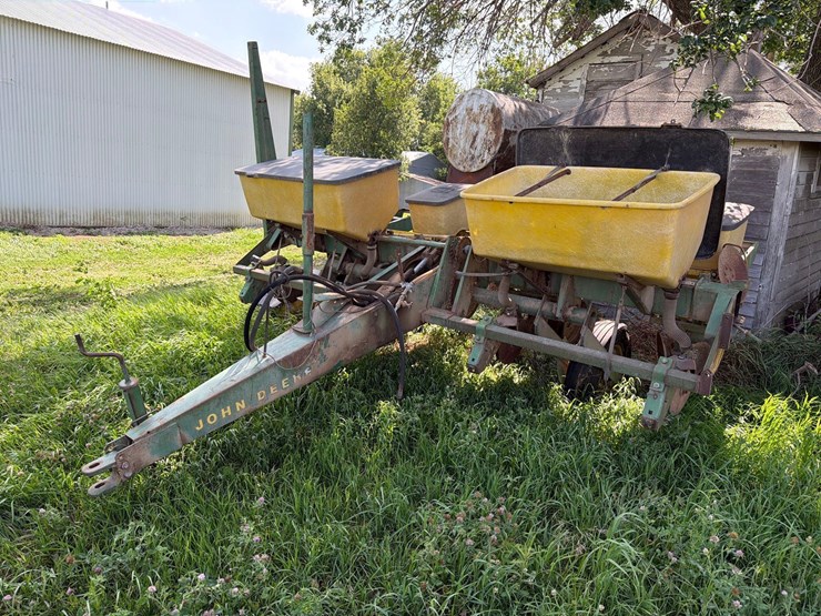 john-deere-7000-image-1
