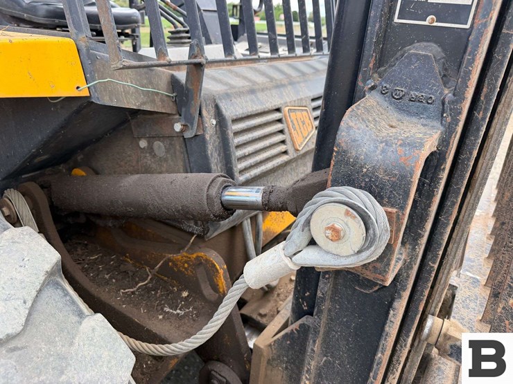 2007-jcb-930-image-12
