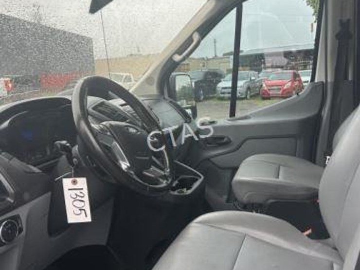 2017-ford-transit-image-7