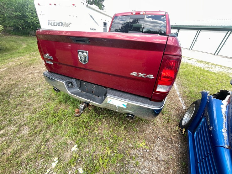 2011-dodge-1500-image-26