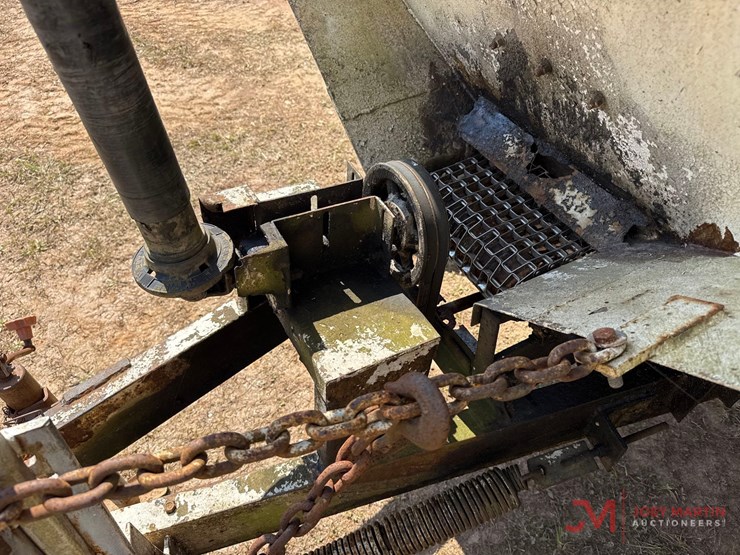simonsen-8'-pull-type-fertilizer-spreader-image-10