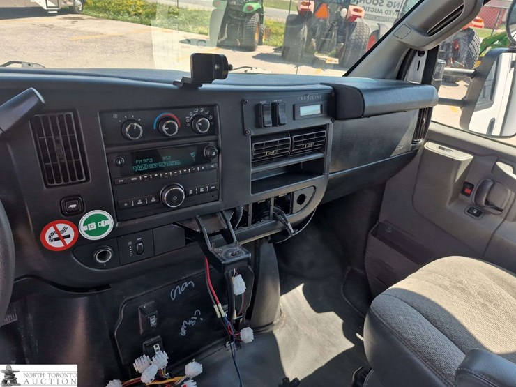 2017-chevrolet-express-s/a-cube-van-image-16