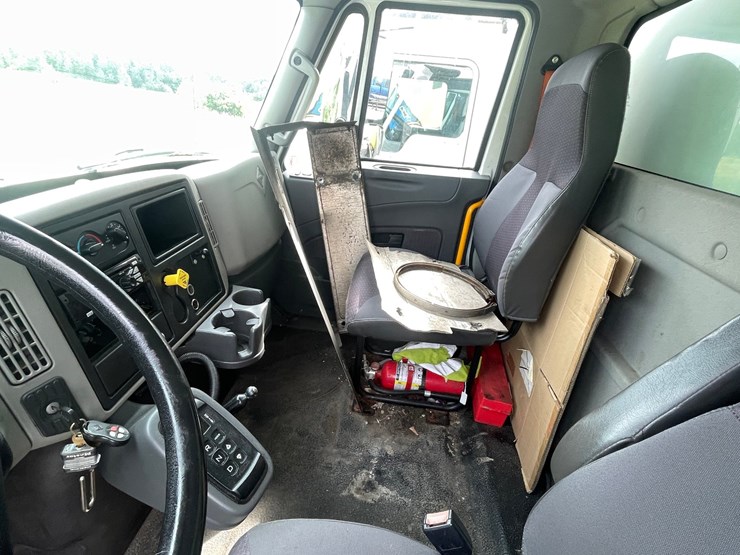 2016-international-durastar-4400-image-56
