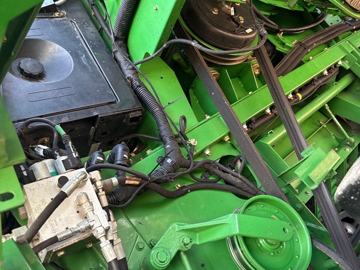 2011-john-deere-9770-sts-image-42
