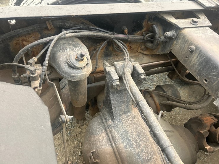 2005-caterpillar-c13-image-22