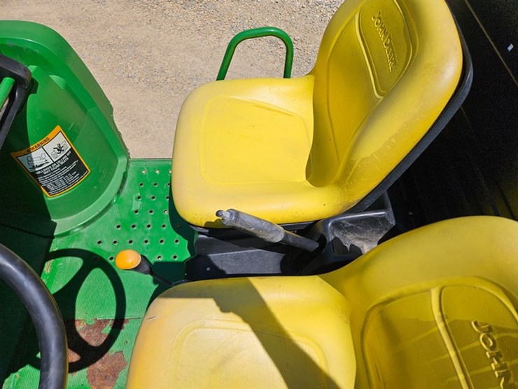 2016-john-deere-gator-image-19