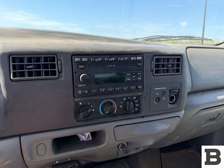 2002-ford-f550-image-33