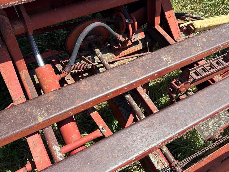 new-holland-1030-image-24