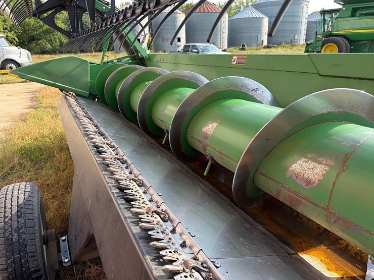 john-deere-630f-image-11