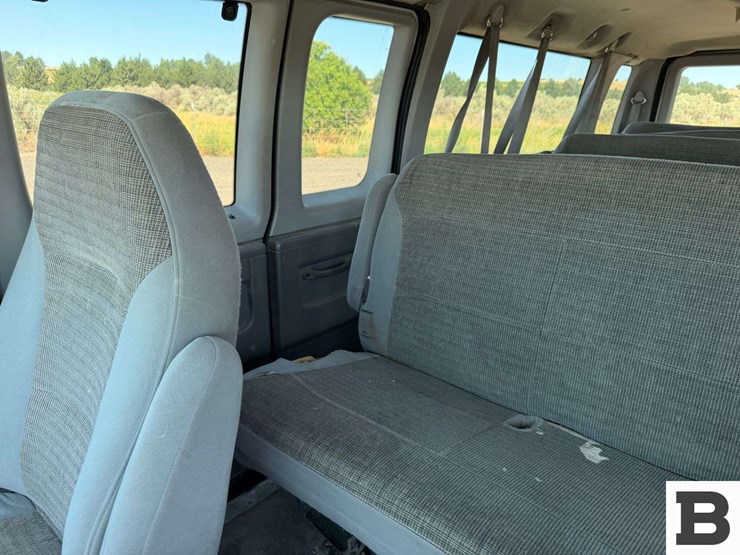 2003-ford-econoline-350-image-22