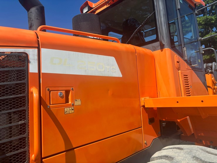 2013-doosan-dl250tc-image-21