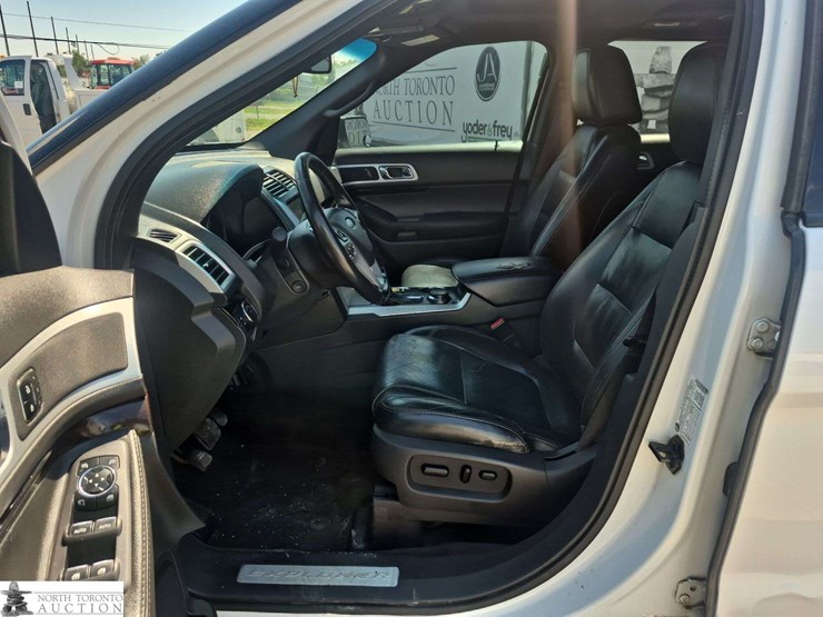 2011-ford-explorer-image-12