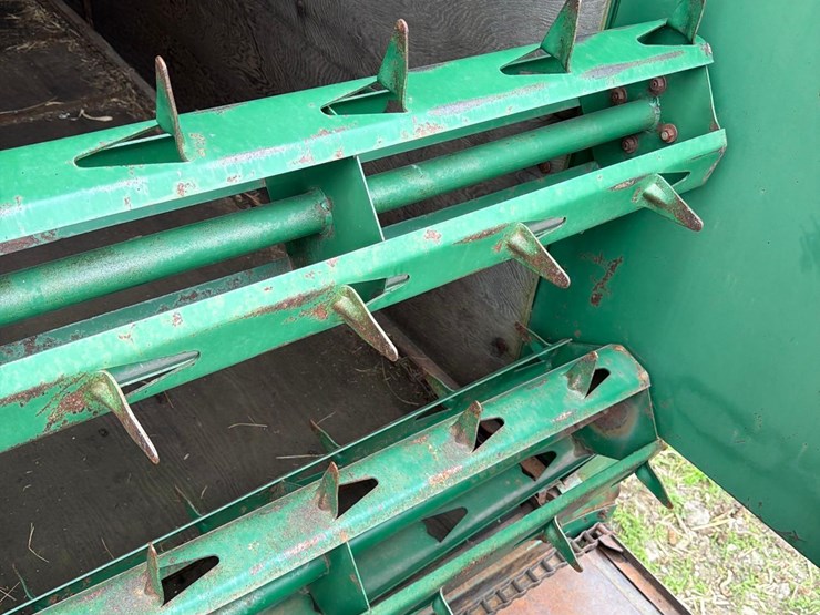 badger-18ft-front-unload-silage-wagon-image-39