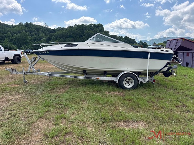 calaic-19'-cuddy-cabin-boat-image-5