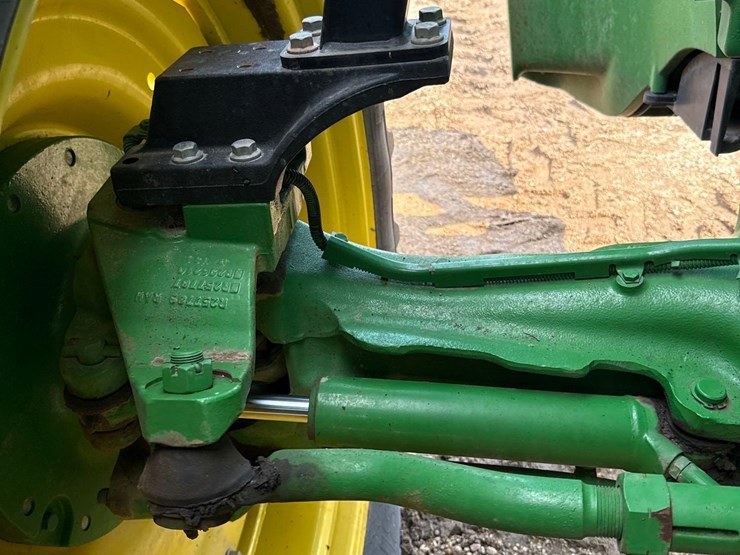 2013-john-deere-8235r-image-79
