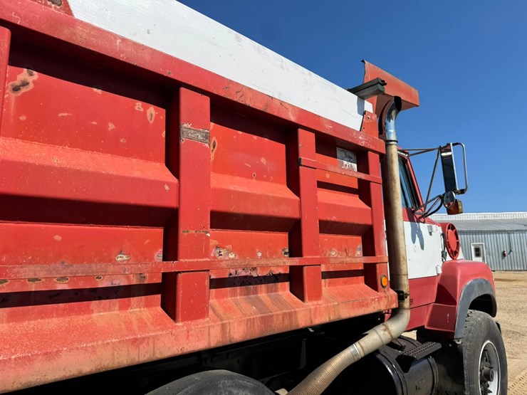1989-ford-l9000-image-28