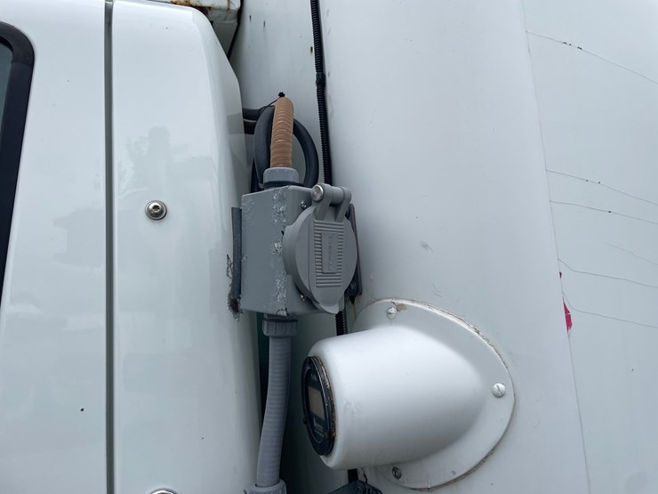 2016-international-durastar-4400-image-36