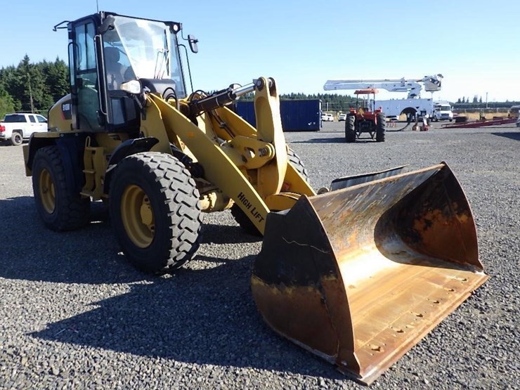2017-caterpillar-910m-image-3