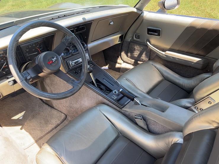 1982-chevrolet-corvette-image-15