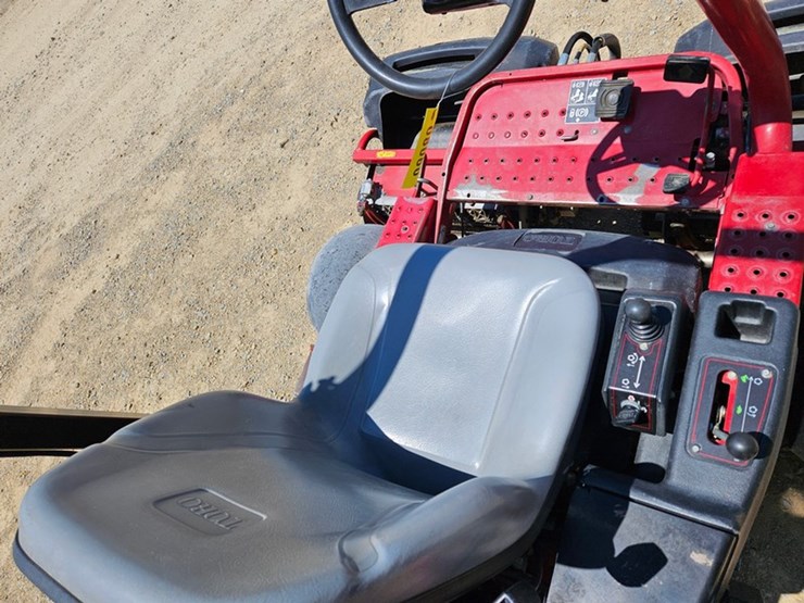2016-toro-greensmaster-3150-image-23