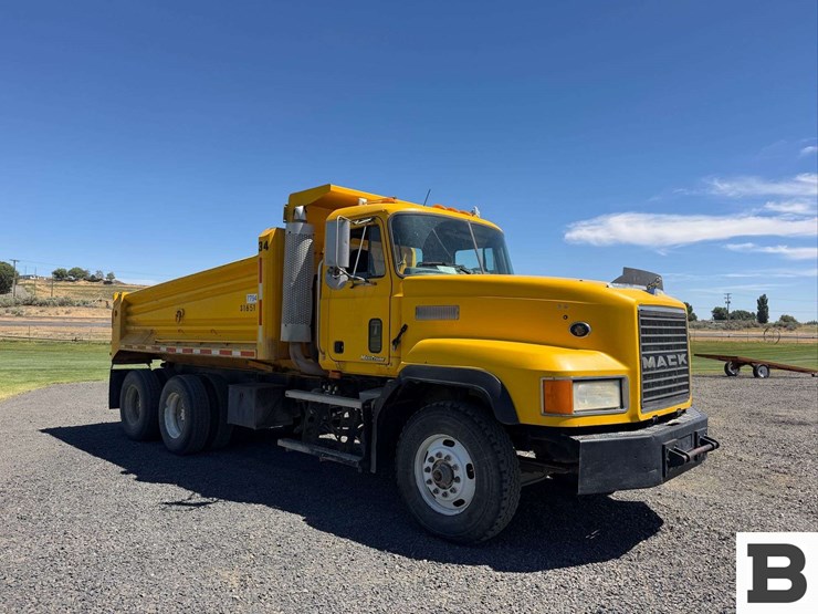 1999-mack-cl713-image-7