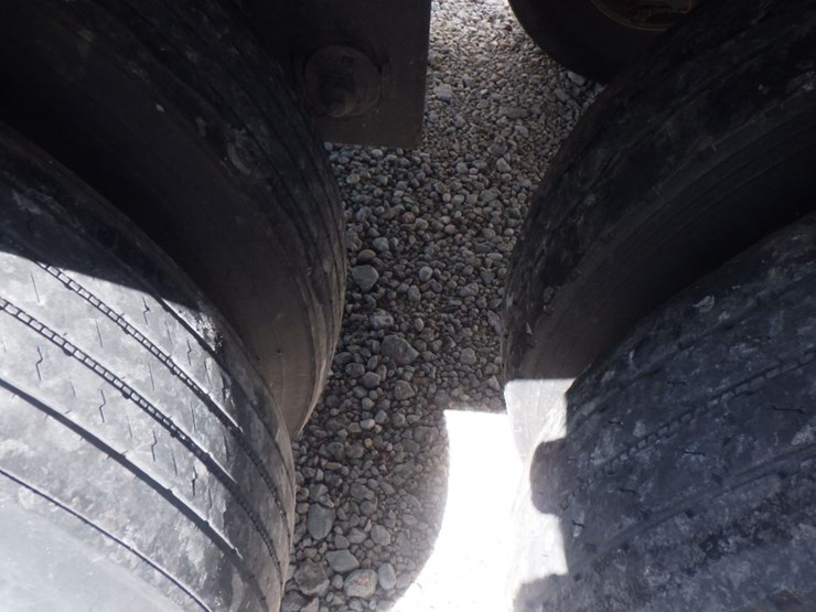 2005-utility-3000r-image-13