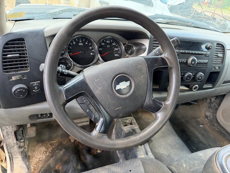 2010-chevrolet-silverado-2500-image-49