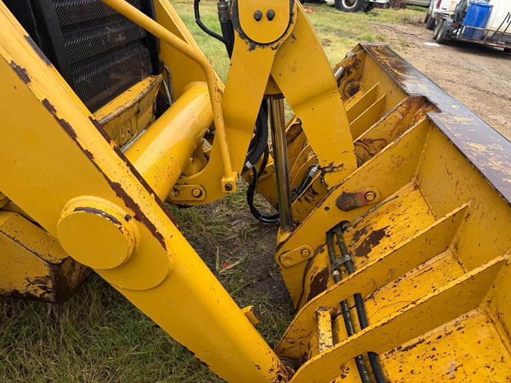 2006-caterpillar-420d-image-65