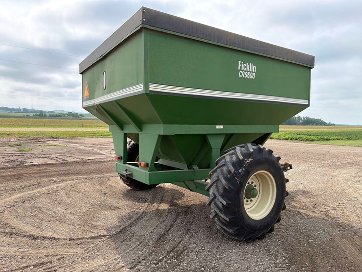 ficklin-cr9600-grain-cart-image-4