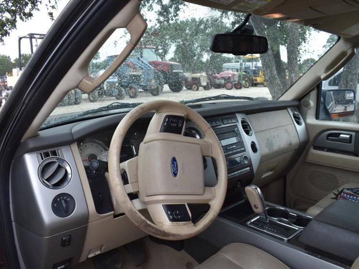 2012-ford-expedition-image-6