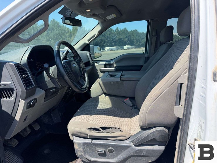 2017-ford-f150-image-19