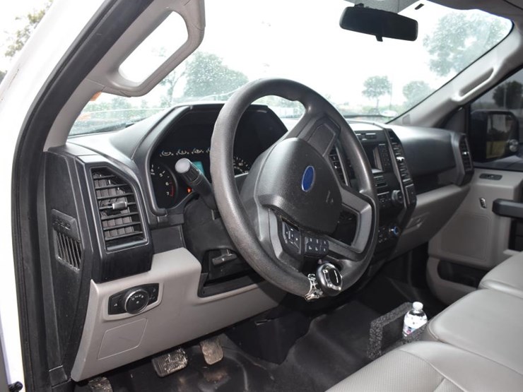 2016-ford-f150-image-10