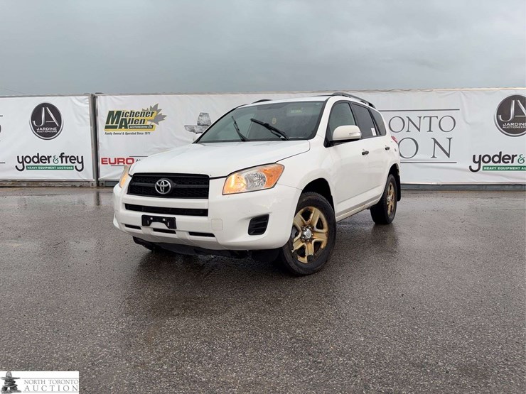 2011-toyota-rav4-image-1