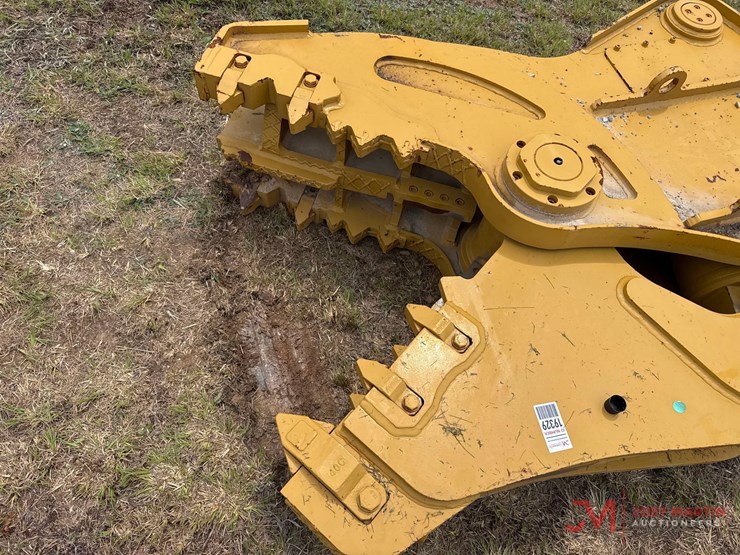 caterpillar-320-image-5