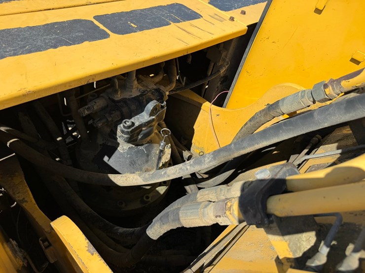 deere-230-lc-image-82
