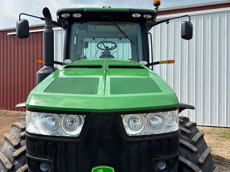 2013-john-deere-8235r-image-35