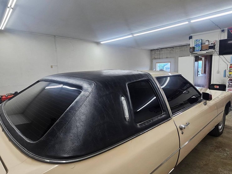 1976-cadillac-coupe-deville-image-19